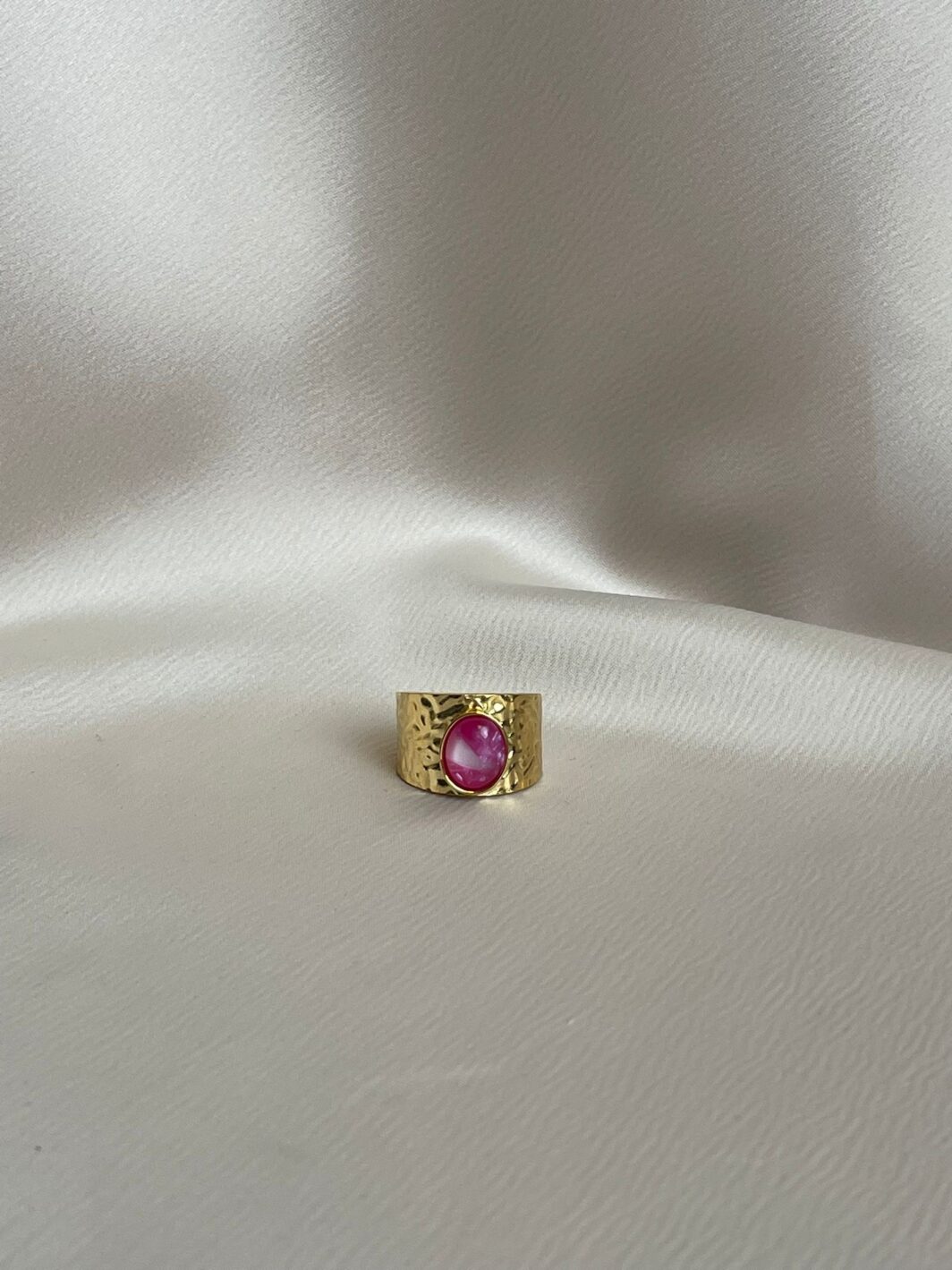 Ring roze steen