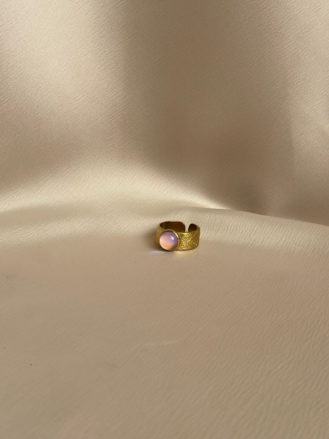 Ring licht roze glans